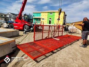 5×12 Heavy-Duty Telehandler Man Basket – Residential Framing Project 7 | ManBaskets.ca 5×12 Heavy Duty Man Basket Lifted by Telehandler | ManBaskets.ca