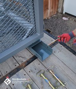 heavy-duty-man-basket-fork-pocket-safety-pin