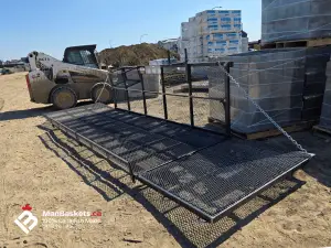 Extended Work Platform on Heavy Duty Telehandler Man Basket | ManBaskets.ca