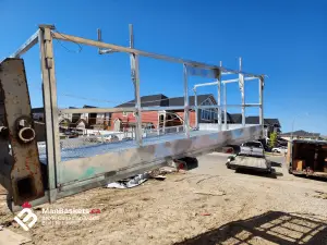 5×12 Standard Telehandler Man Basket – Fully Galvanized 5 | ManBaskets.ca Removable Side Panels on Standard Telehandler Man Basket | ManBaskets.ca